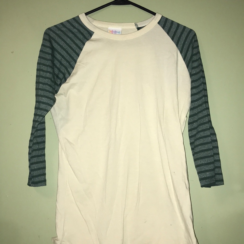 Lularoe Randy’s tee